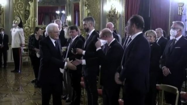 Mattarella premia i vincitori degli Eni Award 2022 al Quirinale