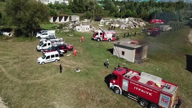 250 KİŞİNİN KATILIMIYLA DEPREM TATBİKATI YAPILDI