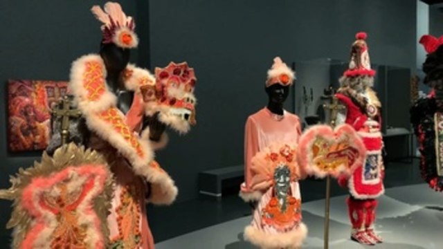El Mardi Gras llega a París con los indios negros de Nueva Orleans
