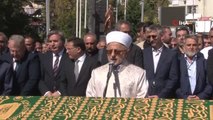 Son dakika haberi: Bakan Özer, Kayseri'de cenaze namazına katıldı