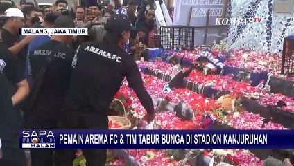 Download Video: Aksi Tabur Bunga di Stadion Kanjuruhan, Para Pemain Arema FC Tak Kuasa Menahan Tangisnya