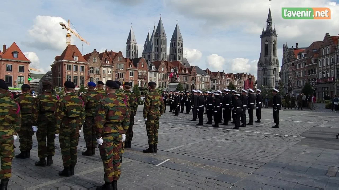 Cérémonie d'investiture de la Marine belge sur la Grand-Place de Tournai