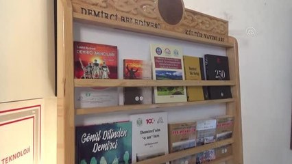 Manisa gündem haberleri... Demirci Belediyesi 13 ayrı çalışmayı kitap haline getirdi.