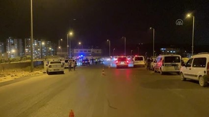 GAZİANTEP - İki otomobilin çarpışması sonucu 10 kişi yaralandı