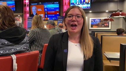 La candidate péquiste Daphnée Paquin-Auger remercie les électeurs