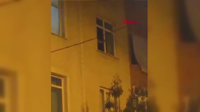 İSTANBUL-KÜÇÜKÇEKMECE'DE MADDE KULLANDIKTAN SONRA OLAY ÇIKARAN KİŞİYE POLİS MÜDAHALE ETTİ