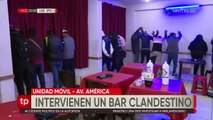 Policía arresta a 20 personas y secuestra objetos robados de un bar clandestino de La Paz 