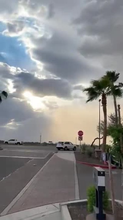 Another video of a huge dust wall at Queen Creek and Higley roads