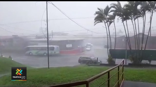 tn7-Caída-de-granizo,-fuertes-aguaceros,-deslizamientos-y-tormentas-eléctricas-se-registraron-este-lunes-031022