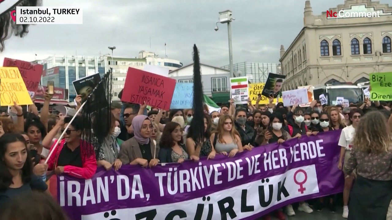 Proteste gegen Iran: 'Ihr könnt unsere Haare haben'