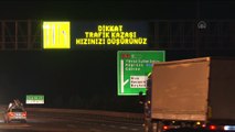 Kuzey Marmara Otoyolu'nda devrilen tırın sürücüsü yaralandı