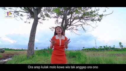 Vita Alvia-Kalem Wae Aku Bukan Pahlawan [Official Music Video]