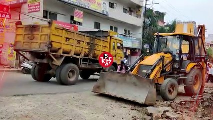 स्मार्ट सिटी ग्वालियर की सड़कों पर गढ्ढे ही गढ्ढे, अफसरों पर भड़के ऊर्जा मंत्री तोमर; पूछा-मेरी क्या गलती ?