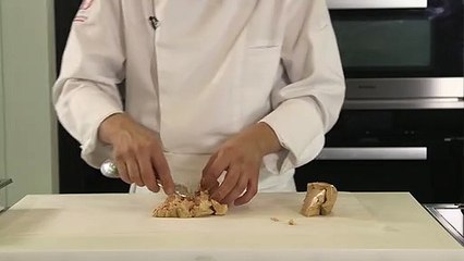 Déveiner (ou éveiner) un foie gras cru