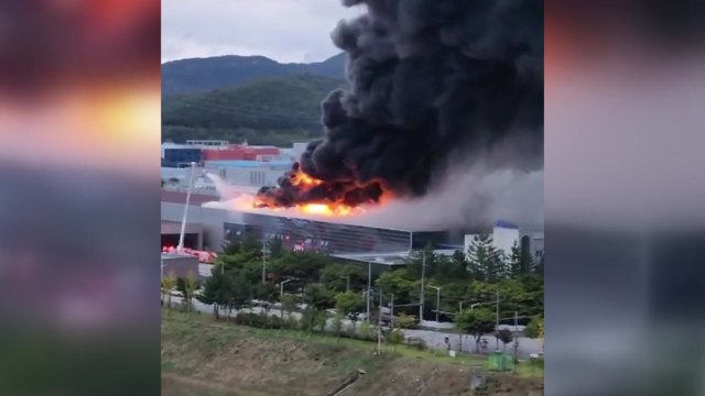 경북 구미 공장 큰불...'대응 2단계' 진화 총력 / YTN