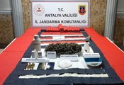 Antalya 3. sayfa: Antalya'da zehir tacirlerine büyük darbe: 384 milyon liralık uyuşturucu maddeleri ele geçirildi