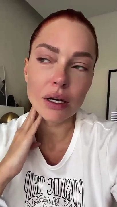 Caroline Receveur en larmes, elle évoque ses angoisses en story Instagram, le 3 octobre 2022