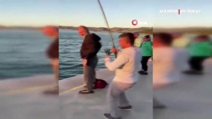 Beykoz'da vatandaşın oltasına takılan şoke etti! Çekerken zor anlar yaşadı
