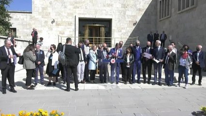 Gazeteciler TBMM'de, Sansür Yasasına Karşı Siyah Maskelerle Açıklama Yaptı: "Basın, İfade ve Haberleşme Özgürlüğü Kuşatma Altına Alınacak"