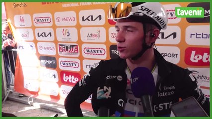 La folie à Binche pour la première sortie de Remco avec son maillot de champion du monde
