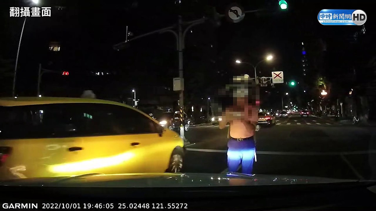 名醫酒後鬧事！不爽被叭竟肉身攔車 大吼「按喇叭給我下來」