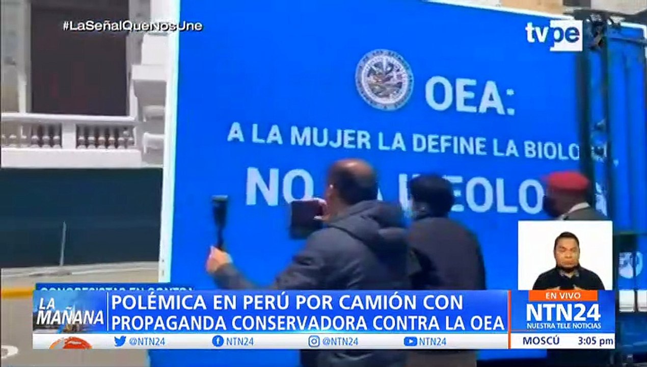 Polémica en el Congreso de Perú por un camión con un “mensaje de odio” contra la comunidad LGBTIQ