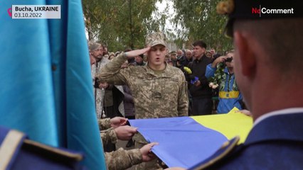 "Geist von Kiew": Ukrainisches Fliegerass in Bucha geehrt