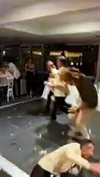 Sufrió varias fracturas durante la fiesta y terminó pasando la noche de bodas en el hospital