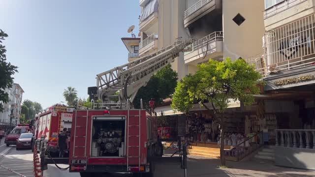 Antalya gündem haberleri... Alanya'da apartman dairesinde çıkan yangın söndürüldü