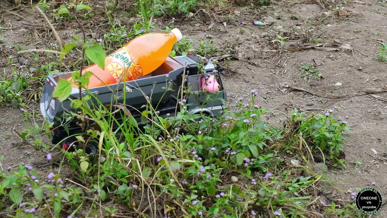 Car Forgotten In The Sand Experiment With Coca, Mentos #43