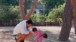 Xριστίνα Μπόμπα: Με τον Σάκη Τανιμανίδη και τις δίδυμες στην παιδική χαρά- Το υπέροχο βίντεο!
