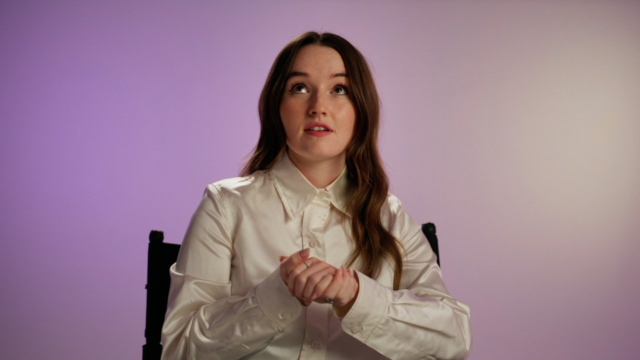 Ticket To Paradise Kaitlyn Dever Interview video Dailymotion