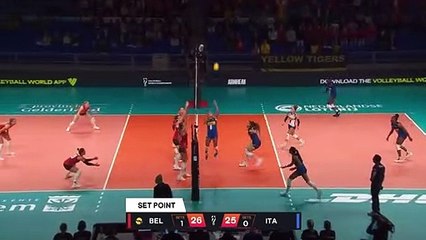 Les volleyeuses belges célèbrent un point qui n'est pas fini...