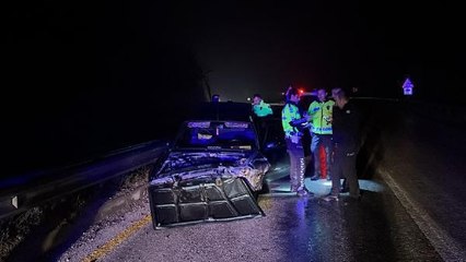 Son dakika haber... EHLİYETSİZ SÜRÜCÜ POLİSTEN KAÇARKEN KAZA YAPTI