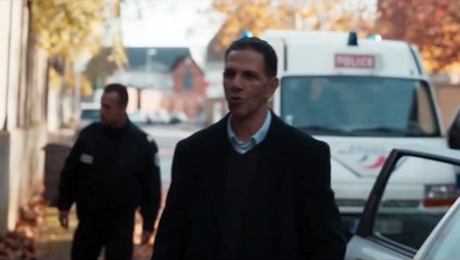 Roubaix, une lumière Bande-annonce (IT)