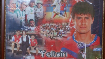 mqn-Yeltin Tejeda era el estudiante que siempre regañaban en la la escuela por llegar sudado y tarde por andar jugando bola-041022