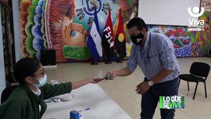 Docentes reciben pago adelantado del mes de octubre