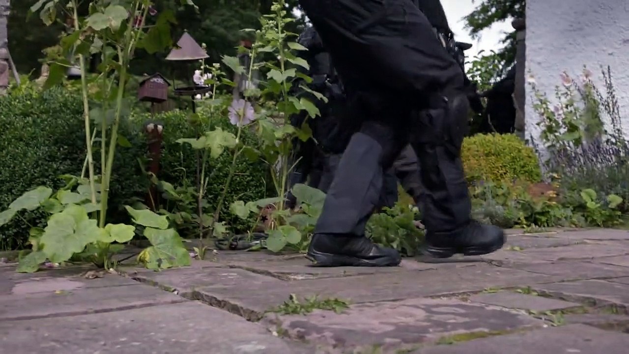 Solo für Weiss Staffel 1 Folge 3 - Part 01 HD Deutsch