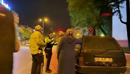 Hem ehliyeti yok hem muayenesi yok… Polislere zor anlar yaşattı