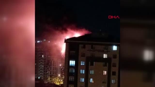 Son Dakika | İSTANBUL-KÜÇÜKÇEKMECE'DE 14 KATLI BİNADA YANGIN ÇIKTI; 4 KİŞİ HASTANEYE KALDIRILDI