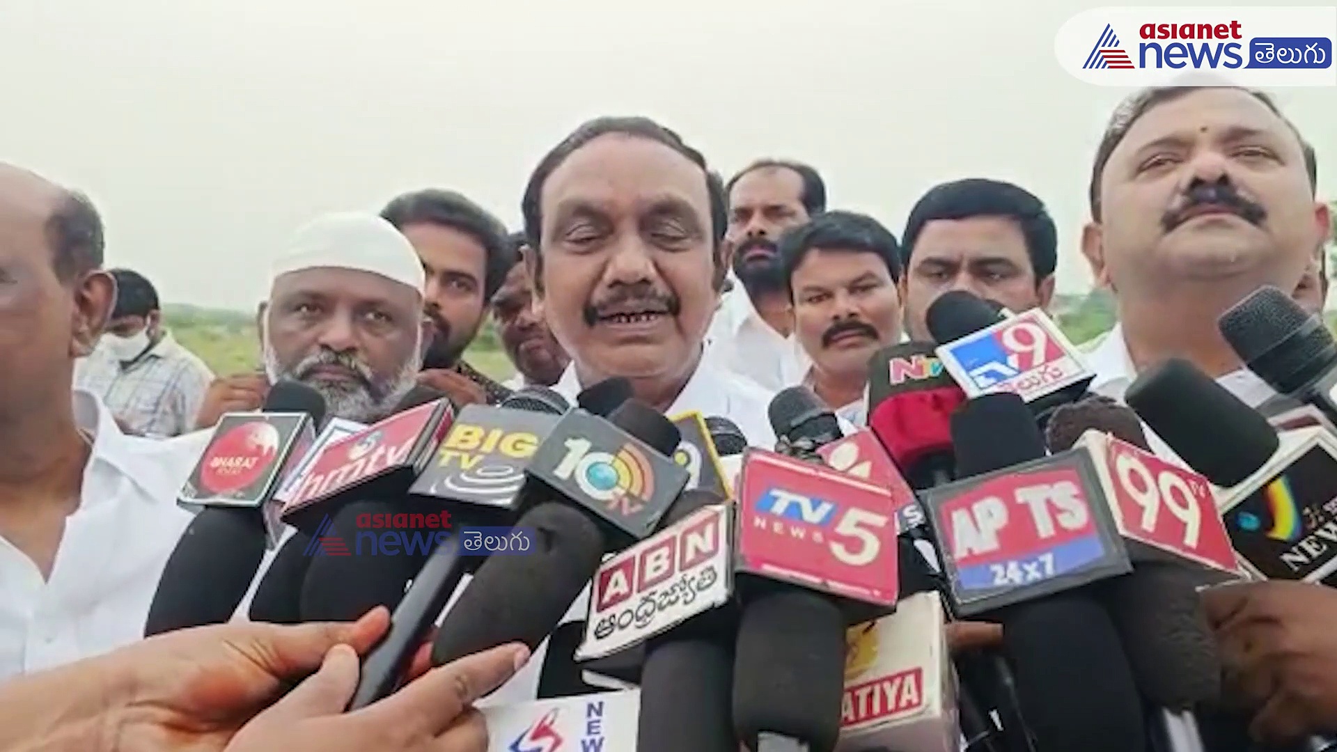 పల్నాడు మహానాడుకు భారీ ఏర్పాట్లు... పరిశీలించిన యరపతినేని, చదలవాడ 