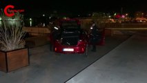 Kadıköy’de polisin dur ihtarına uymayan otomobilden ruhsatsız tabanca ve uyuşturucu çıktı