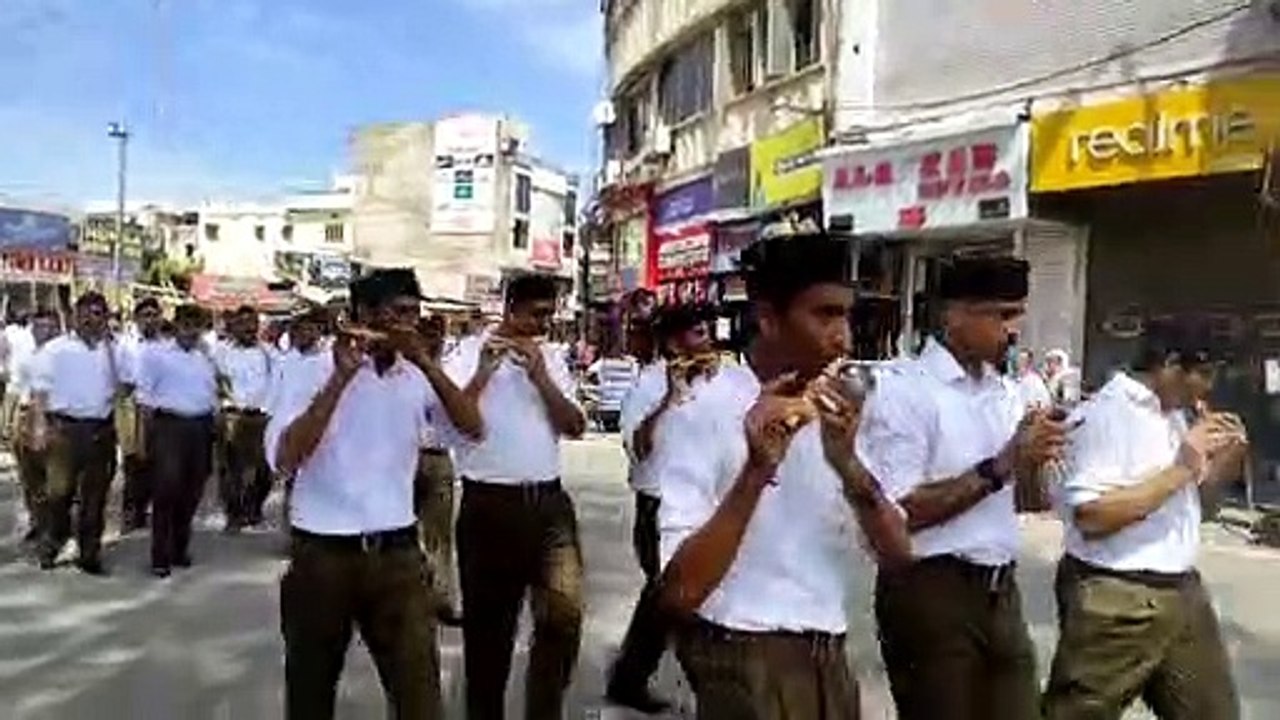 निकला आरएसएस का पथ संचलन