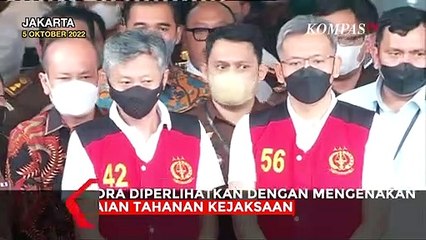 Pertama Kalinya Brigjen Hendra Tampil ke Publik Pakai Baju Tahanan