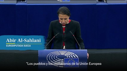 Una eurodiputada se corta la coleta en apoyo a las mujeres de Irán