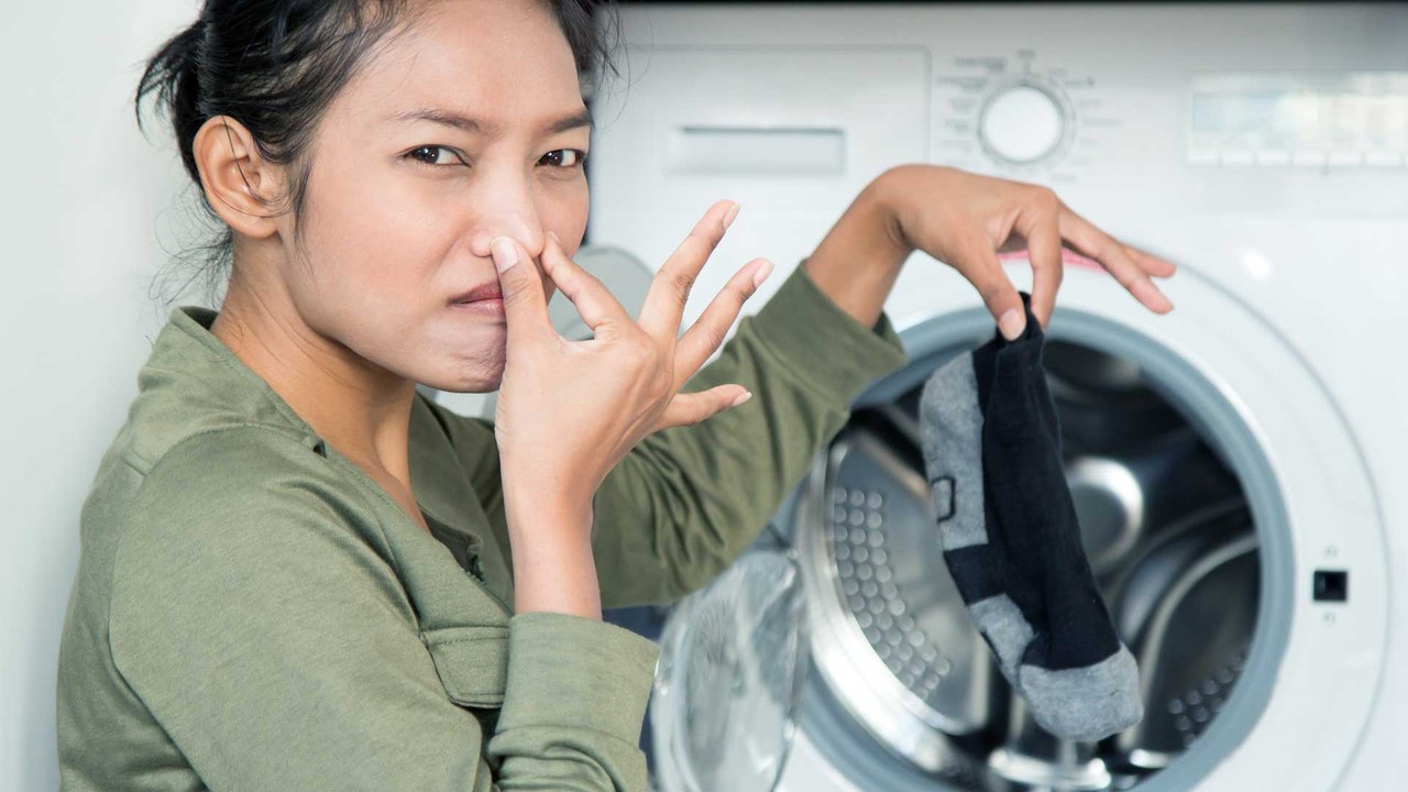 Waschmaschine stinkt? Diese 4 häufigen Fehler stecken dahinter