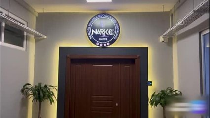 Uyuşturucu operasyonunda çekyat içerisinde gizlenen şüpheli yakalandı