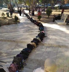 KÜTÜPHANEYE GİRMEK İÇİN 'ÇANTA' SIRASI