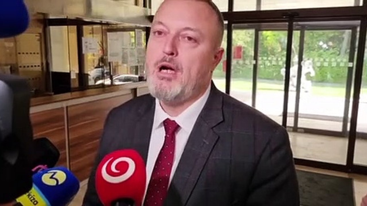 ZÁZNAM: Brífing ministra práce M. Krajniaka