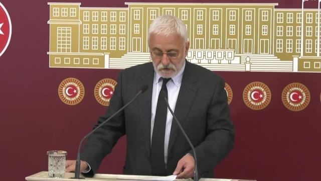 Saruhan Oluç: Dün Başörtüsü İçin Mücadele Eden Kadınların Yanındaydık, Bugün de Başörtüsü Takmadığı İçin Coplanan Kadınların Yanındayız